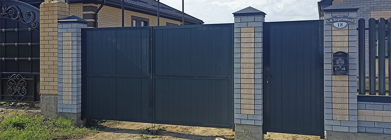 Въездные ворота в Тбилисской под ключ